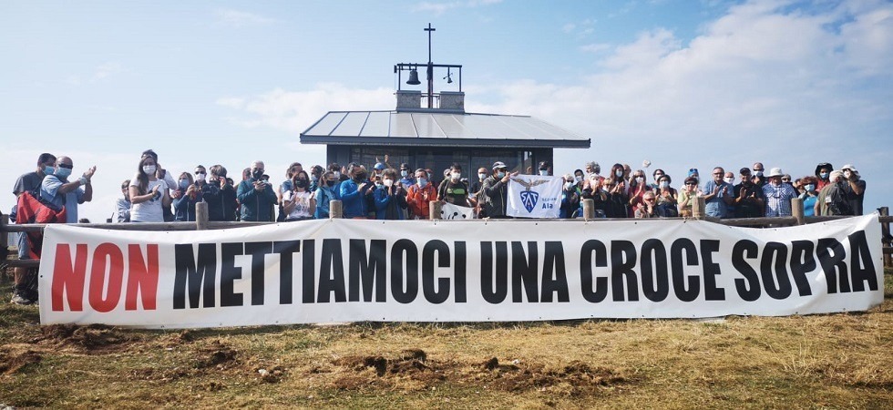 Croce da 18 metri sul Baldo, per il sindaco di Malcesine chiesto il rinvio a giudizio per turbativa d’asta e abuso d’ufficio